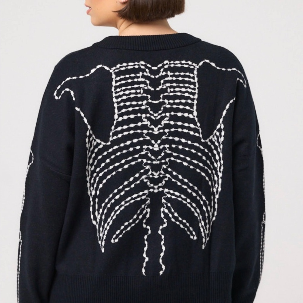 Chic Black Skeleton Cardigan Sweater - Picture 2 of 4